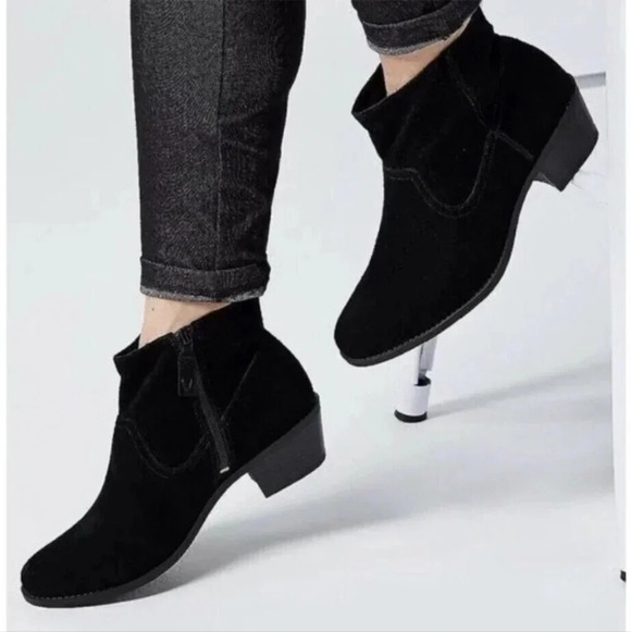 Vionic Shoes - Vionic Vera Suede Bootie